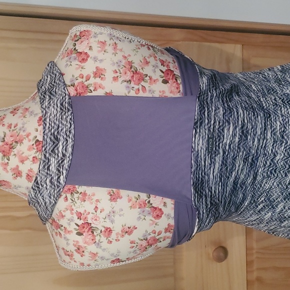 MPG halter dress - Picture 2 of 7